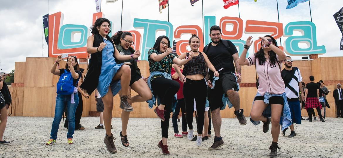 O público do Lollapalooza aproveitou muito o festival curtindo os shows na grade ou no gramado e tirando muitas selfies no Autódromo de Interlagos - Felipe Gabriel/UOL