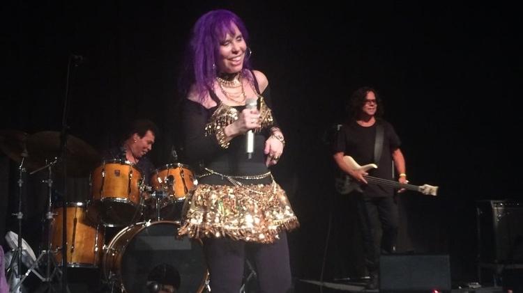 Baby do Brasil faz show em São Paulo. "Quando estamos nessa 'experiência', vale tudo", disse para a plateia logo no início da apresentação. "Tudo menos drogas e sexo, principalmente para quem, como eu, já decorou toda a onda", disse ela - Tiago Dias/UOL - Tiago Dias/UOL