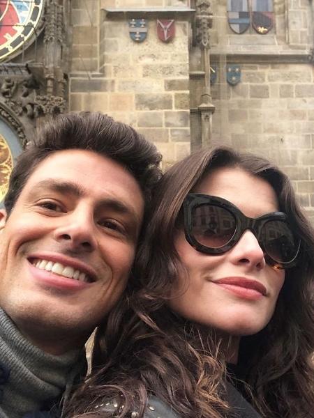 Renato/Christian e Bárbara na lua de mel em Praga - Reprodução/Instagram