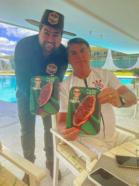 "Tchê" ao lado de Bolsonaro: foto publicada nas redes sociais - Reprodução