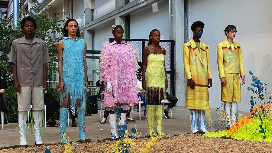 O estilista Lucas Leão apresentou a coleção "Erebus", em parceria com o Brazil Immersive Fashion Week, para a retomada dos desfiles presenciais após o confinamento pela pandemia do coronavírus - Gustavo Frank/UOL