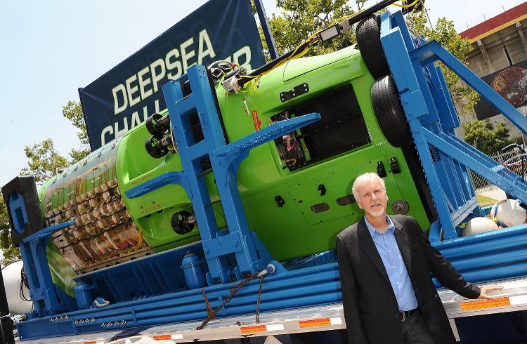 James Cameron posa para fotos no Deepsea Challenger - Jason LaVeris/FilmMagic - Jason LaVeris/FilmMagic