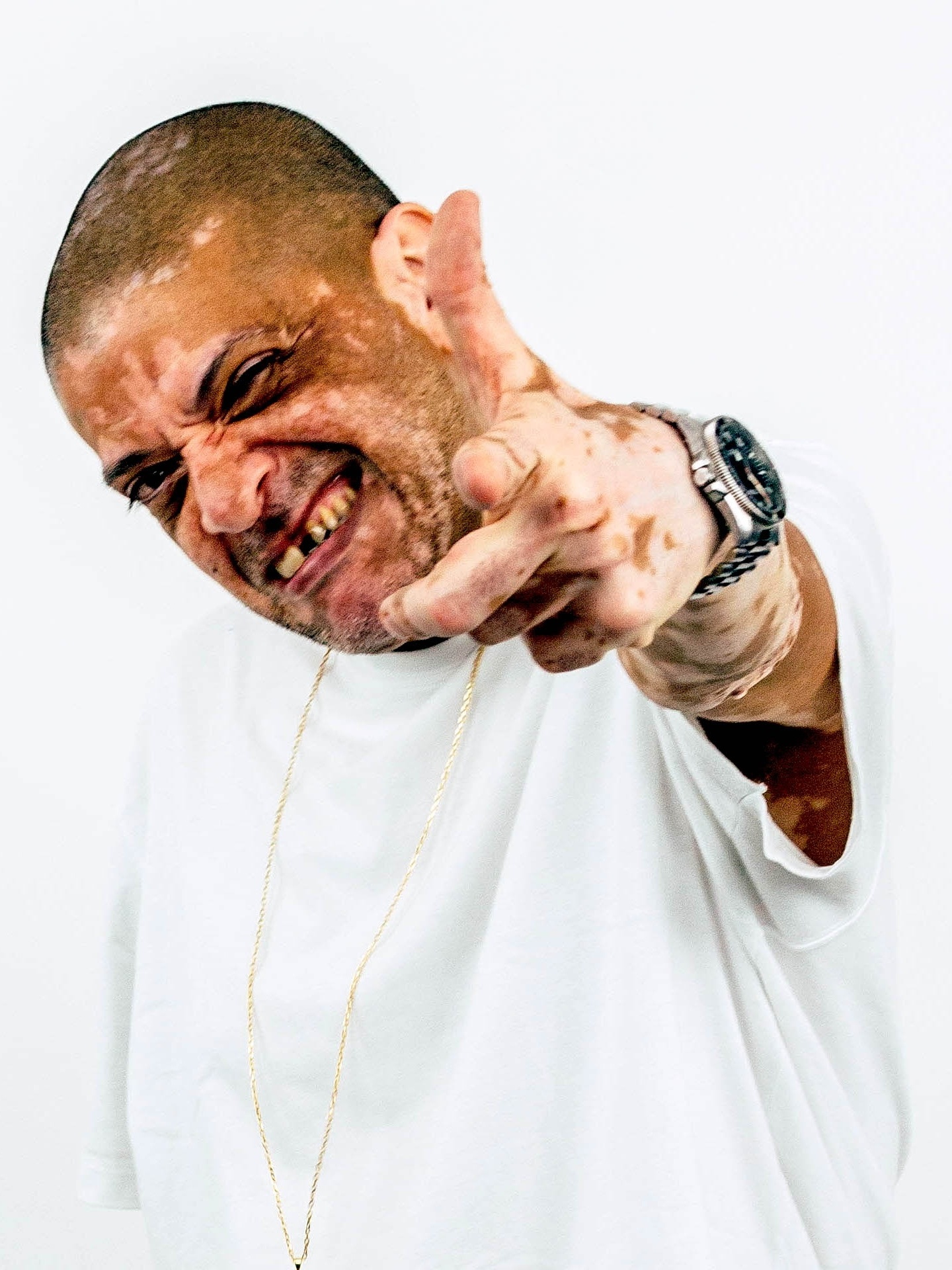 Com curadoria de KL Jay, projeto regrava clássicos do rap nacional