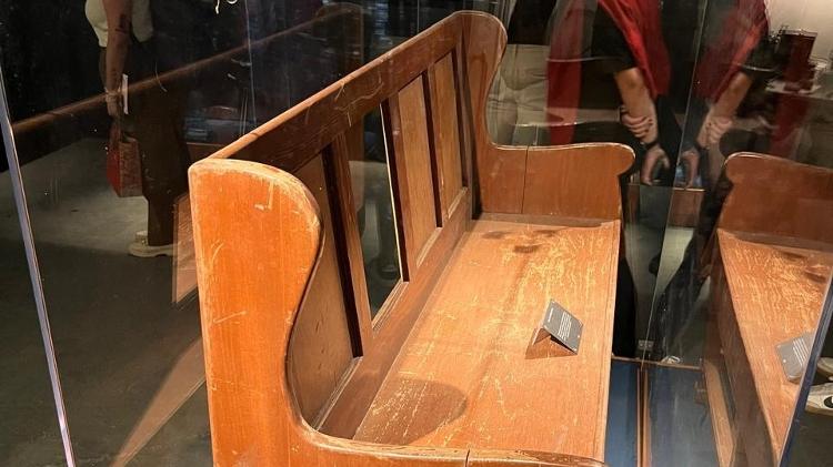 Banco foi tocado por Leonardo DiCaprio nas gravações do filme Titanic, uma relíquia para cinéfilos Banco foi tocado por Leonardo DiCaprio nas gravações do filme Titanic, uma relíquia para cinéfilos