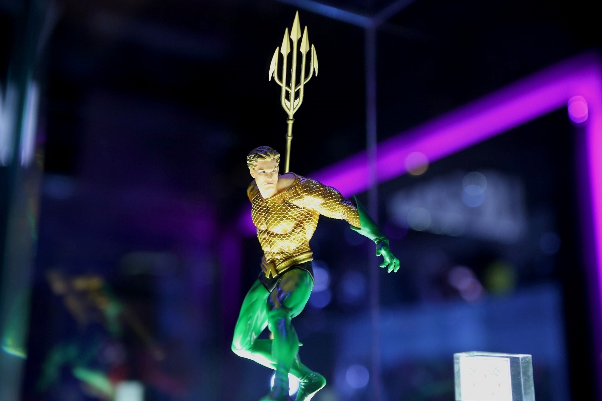 23.out.2015 - O universo de heróis e vilões da DC Comics são o tema de uma exposição na Iron Studios Concept Store, de 22 de outubro a 1º de dezembro. A entrada é gratuita - Derek Flores /UOL