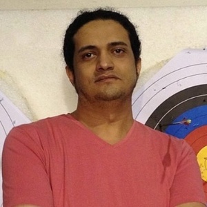 O poeta palestino Ashraf Fayadh, condenado a morte na Arábia Saudita - Instagram/Reprodução
