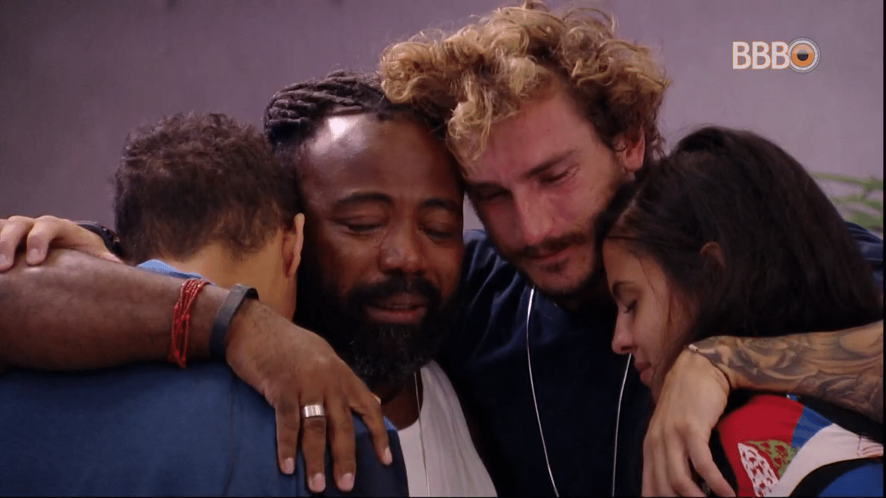 Alan, Danrley, Hana e Rodrigo choram com as mensagens das famílias - Reprodução/GloboPlay