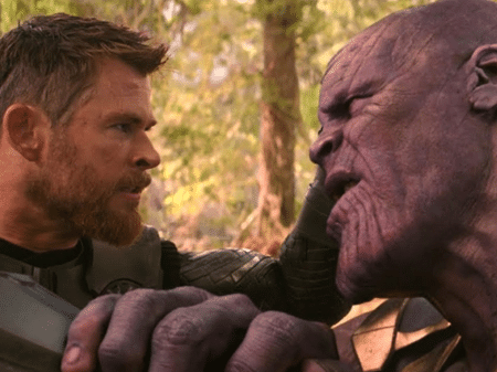 Thor (Chris Hemsworth) e Thanos (Josh Brolin) em cena de "Vingadores: Guerra Infinita" - Reprodução