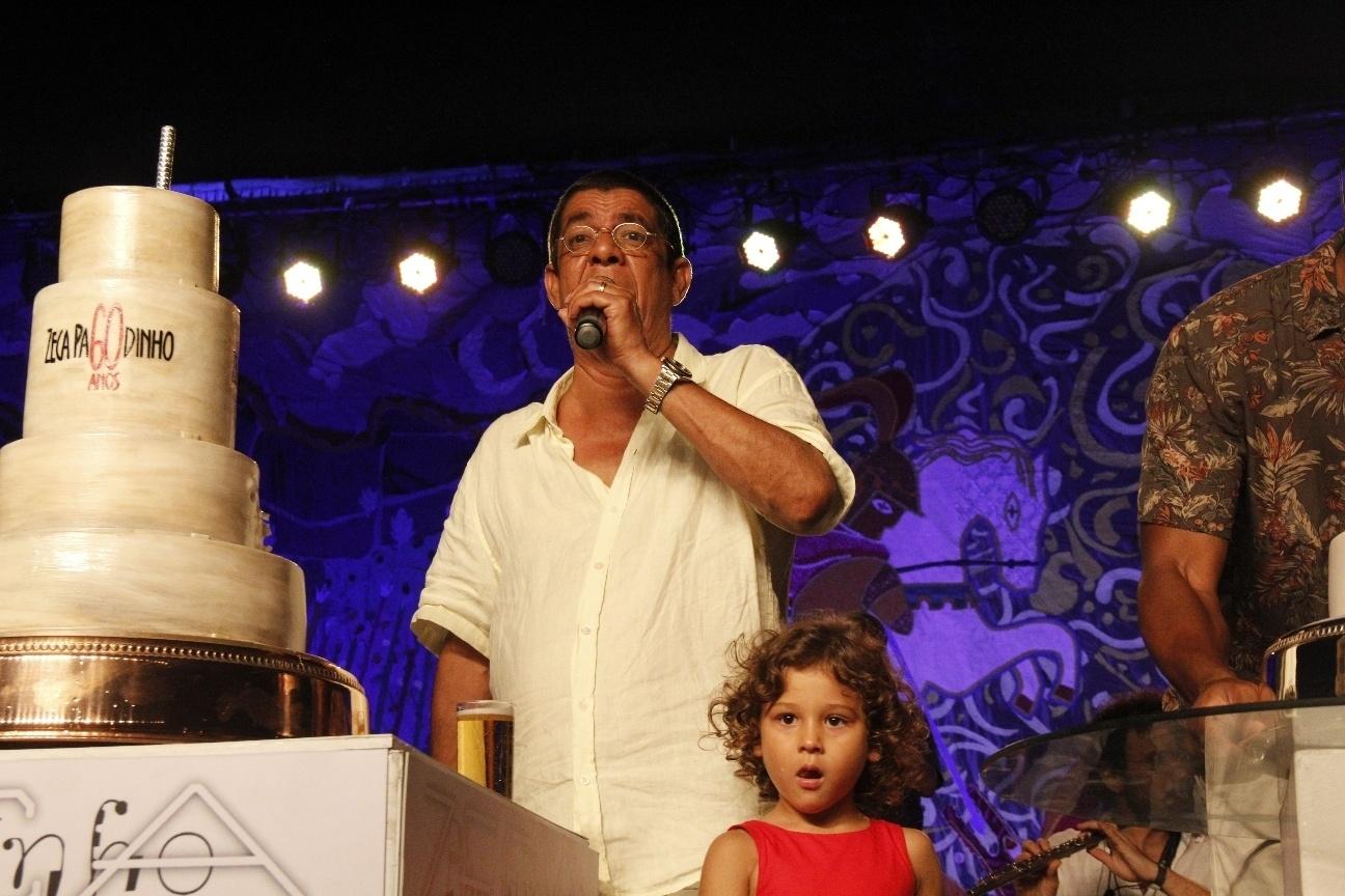 Zeca dá uma canja em sua festa de aniversário de 60 anos no Rio - Wallace Barbosa/ AgNews