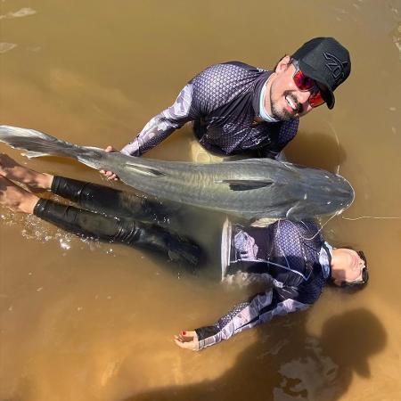 Fernando Zor e Maiara pescando  - Reprodução / Instagram