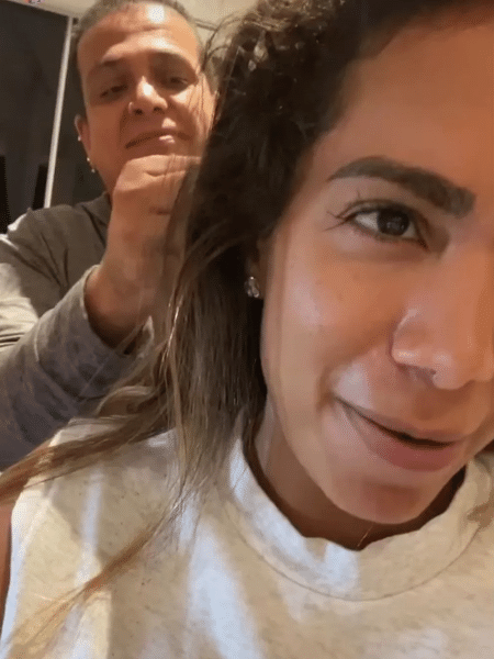 Anitta se surpreendeu com seu cabelo natural - Divulgação/Instagram @anitta