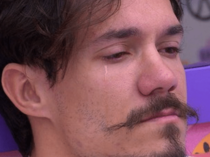 Enquete do UOL aponta eliminação de Eli em disputa acirrada contra Scooby