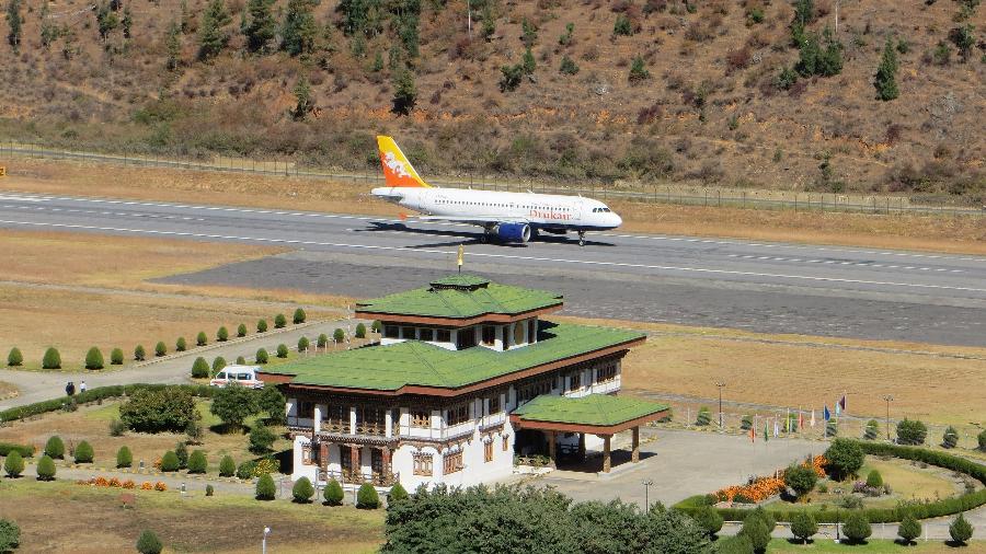 Aeroporto Internacional de Paro, no Butão