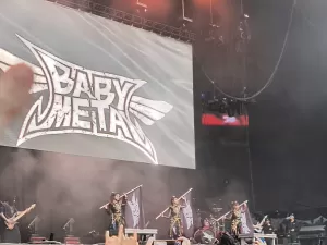 Babymetal faz estreia bombástica no Brasil e rouba a cena no Knotfest