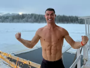 Ciclos de sono de 90 min e 6 refeições: os segredos do corpo de CR7 aos 40