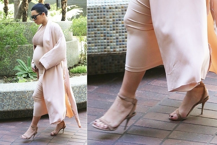 Kim Kardashian de salto alto - Grosby Group