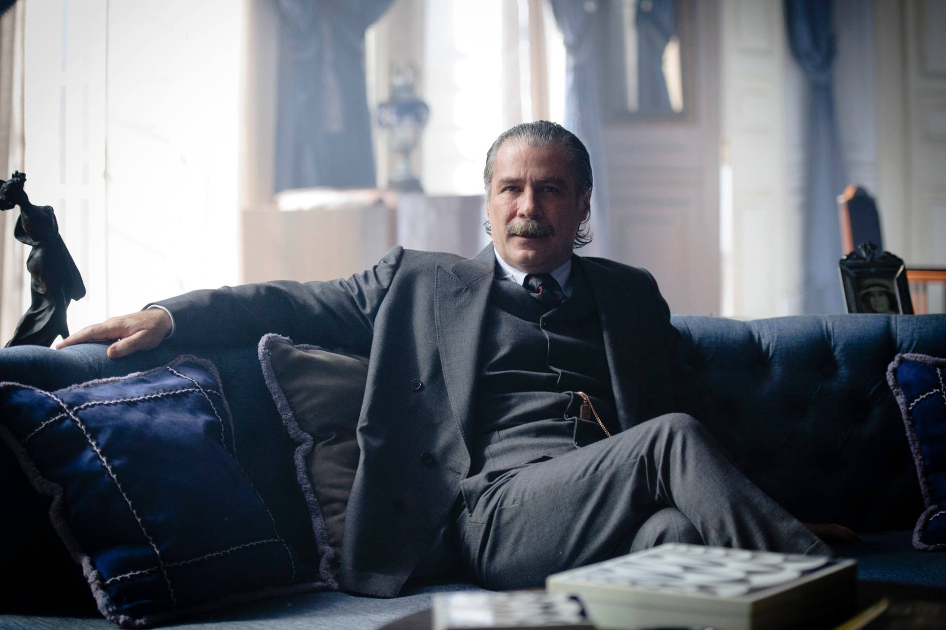 Leopoldo Pacheco é Heitor Damasceno, um comerciante rico que nunca se casou, amante de Isabel D'Ávila de Alencar (Patricia Pillar), mas que pede a mão da virgem Cecília (Alice Wegmann) - Caiuá Franco/Divulgação/TV Globo