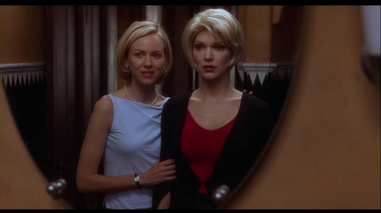Laura Harring e Naomi Watts em cena de "Cidade dos Sonhos" (2001) Laura Harring e Naomi Watts em cena de "Cidade dos Sonhos" (2001)