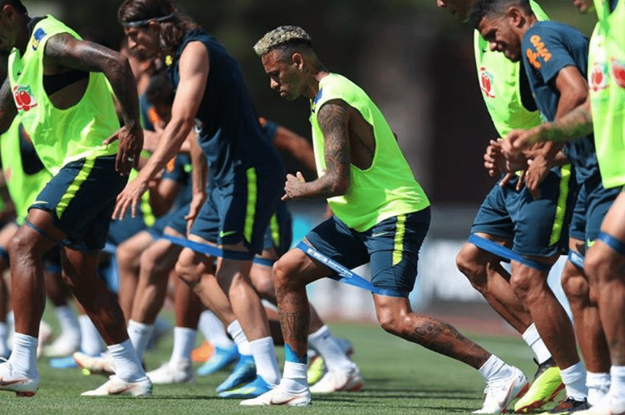 Neymar já surgiu de cabelo novo nos treinos para a segunda partida, contra a Costa Rica. - Reprodução/Instagram
