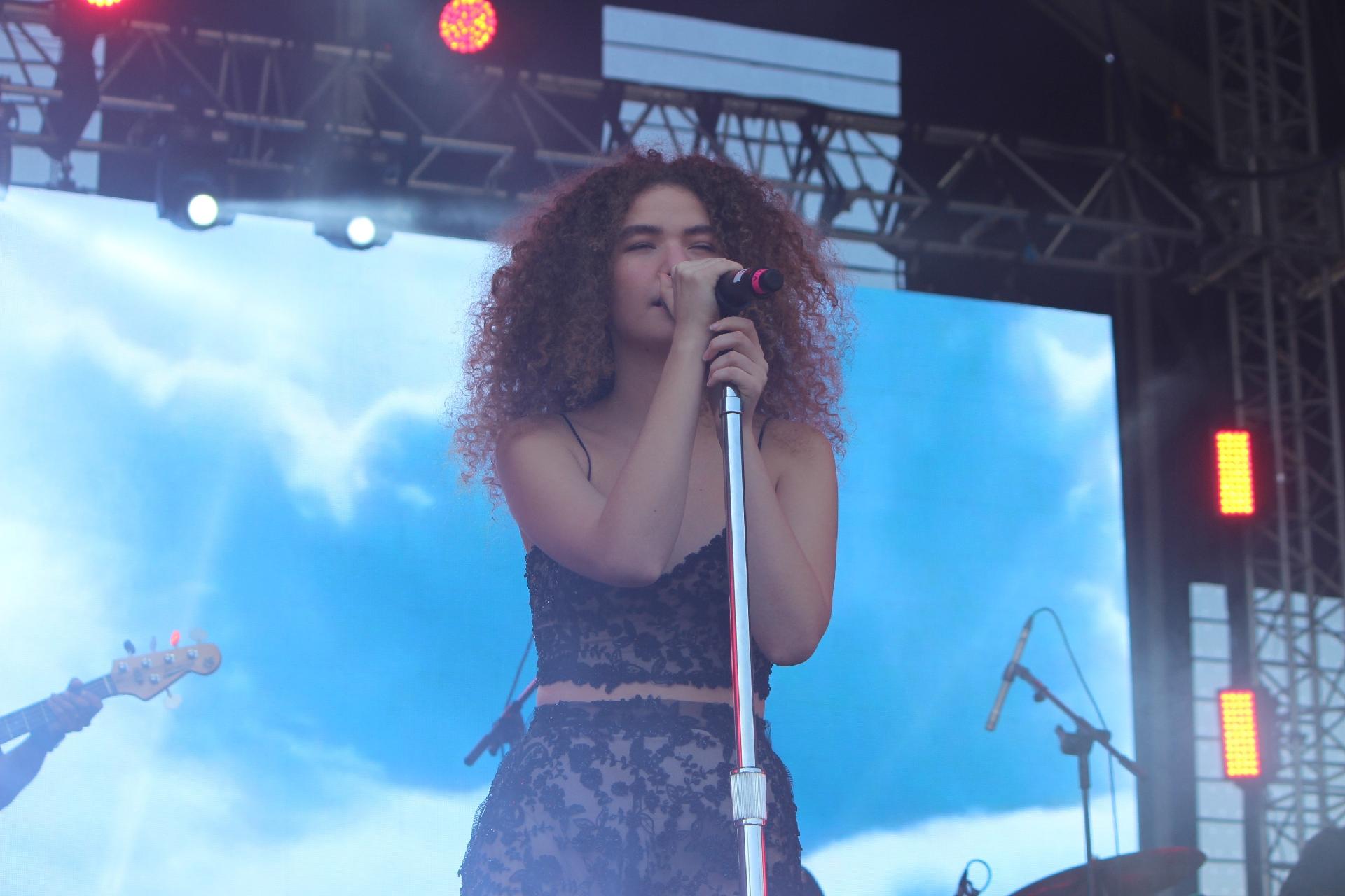 A dupla Anavitória se apresenta no palco Music Valley na abertura do festival Rock in Rio Lisboa em 2018 - Felipe Branco Cruz/UOL