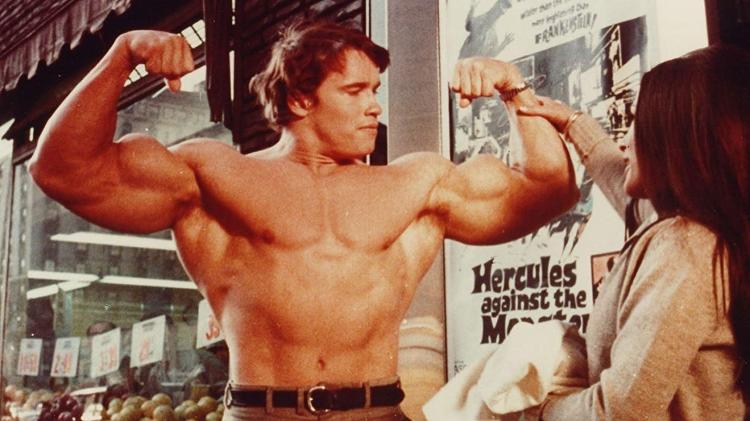 Arnold Schwarzenegger e Deborah Loomis em "Hércules em Nova York" (1970) Arnold Schwarzenegger e Deborah Loomis em "Hércules em Nova York" (1970)