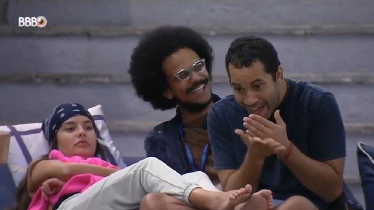 BBB 21: Gil mostra pentelhos aos brothers - Reprodução/Globoplay - Reprodução/Globoplay