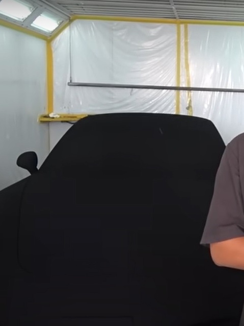 Carro mais preto do mundo': Vídeo mostra transformação de Porsche