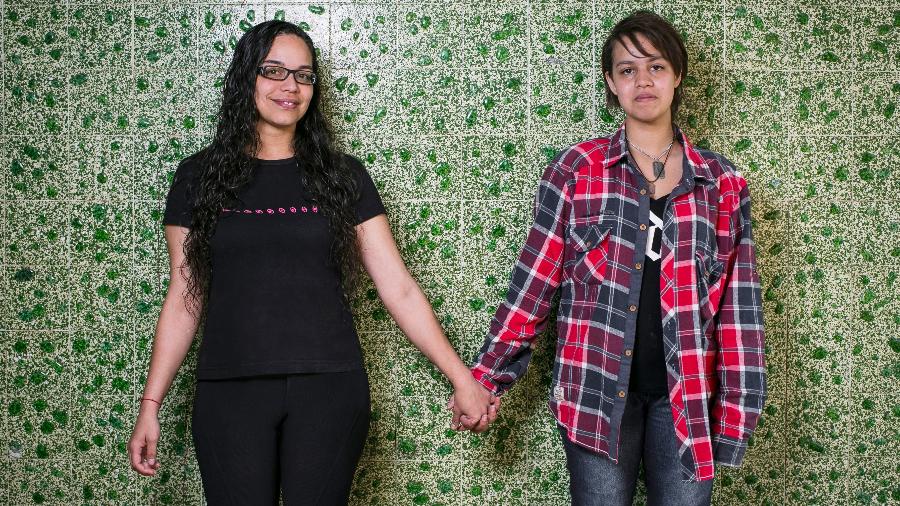 Luiza (direita), de São Paulo, tinha apenas 13 anos quando contou à mãe, Cristina, sobre sua homossexualidade - Bruno Santos/ UOL