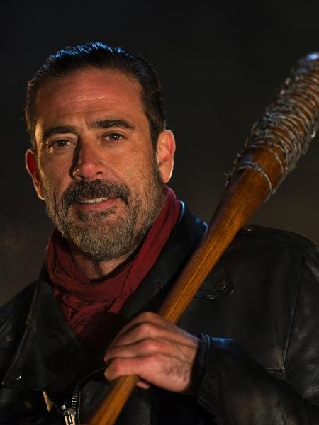 Negan se prepara para usar Lucille em cena de The Walking Dead - Divulgação - Divulgação