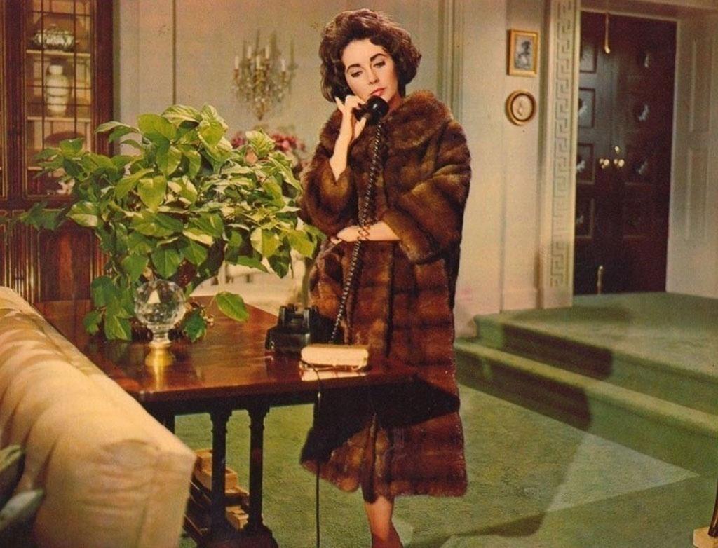 Elizabeth Taylor em cena de "Disque Butterfield 8" (1960) - Divulgação