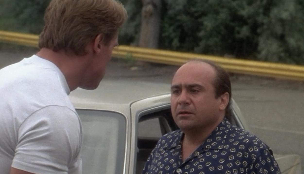 Arnold Schwarzenegger e Danny DeVito em cena de "Irmãos Gêmeos" (1988) - Divulgação