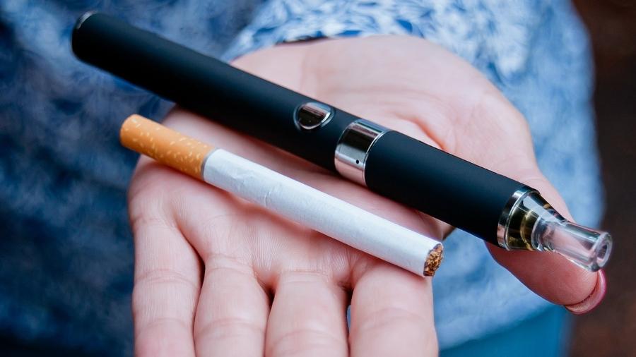 Apesar de não ter alcatrão, os cigarros eletrônicos possuem outras substâncias que podem ser cancerígenas - iStock