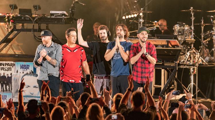Integrantes do Linkin Park agradecem aos fãs após show em homenagem a Chester - Christopher Polk/Getty Images - Christopher Polk/Getty Images