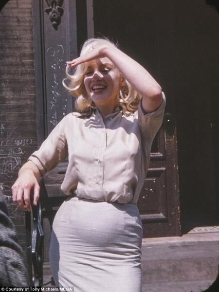 Marilyn Monroe aparece supostamente grávida em fotos raras - Reprodução/momentsintime.com