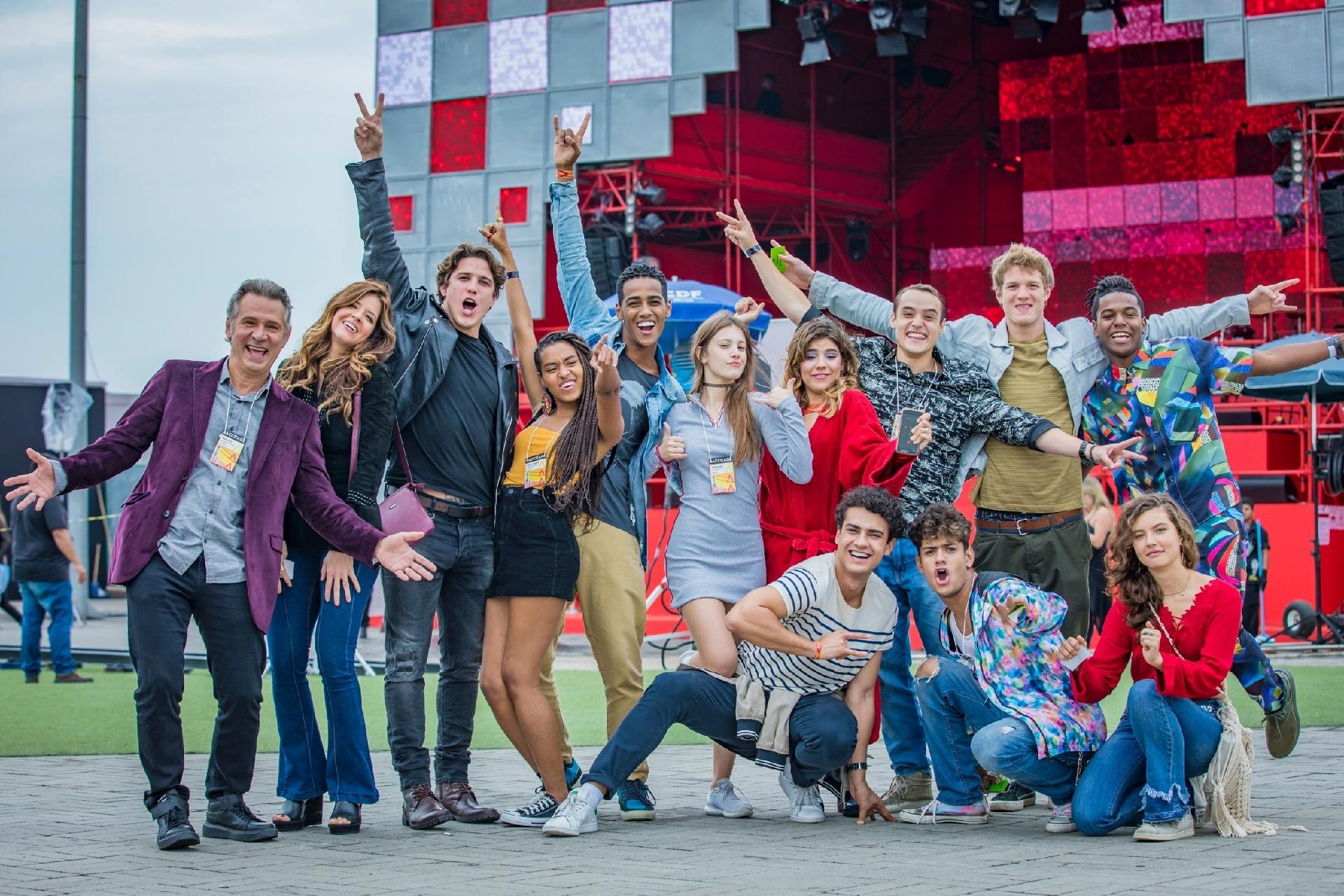 Malhação Toda Forma de Amar grava cena de show no Rock in Rio 2019 26/09/2019 UOL TV e Famosos Malhação Toda Forma de Amar grava cena de show no Rock in Rio 2019 26/09/2019 UOL TV e Famosos