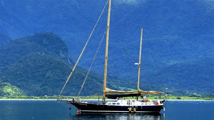 Veleiro Horizonte Azul, do capitão aposentado Michel, em Paraty - Reprodução/Airbnb