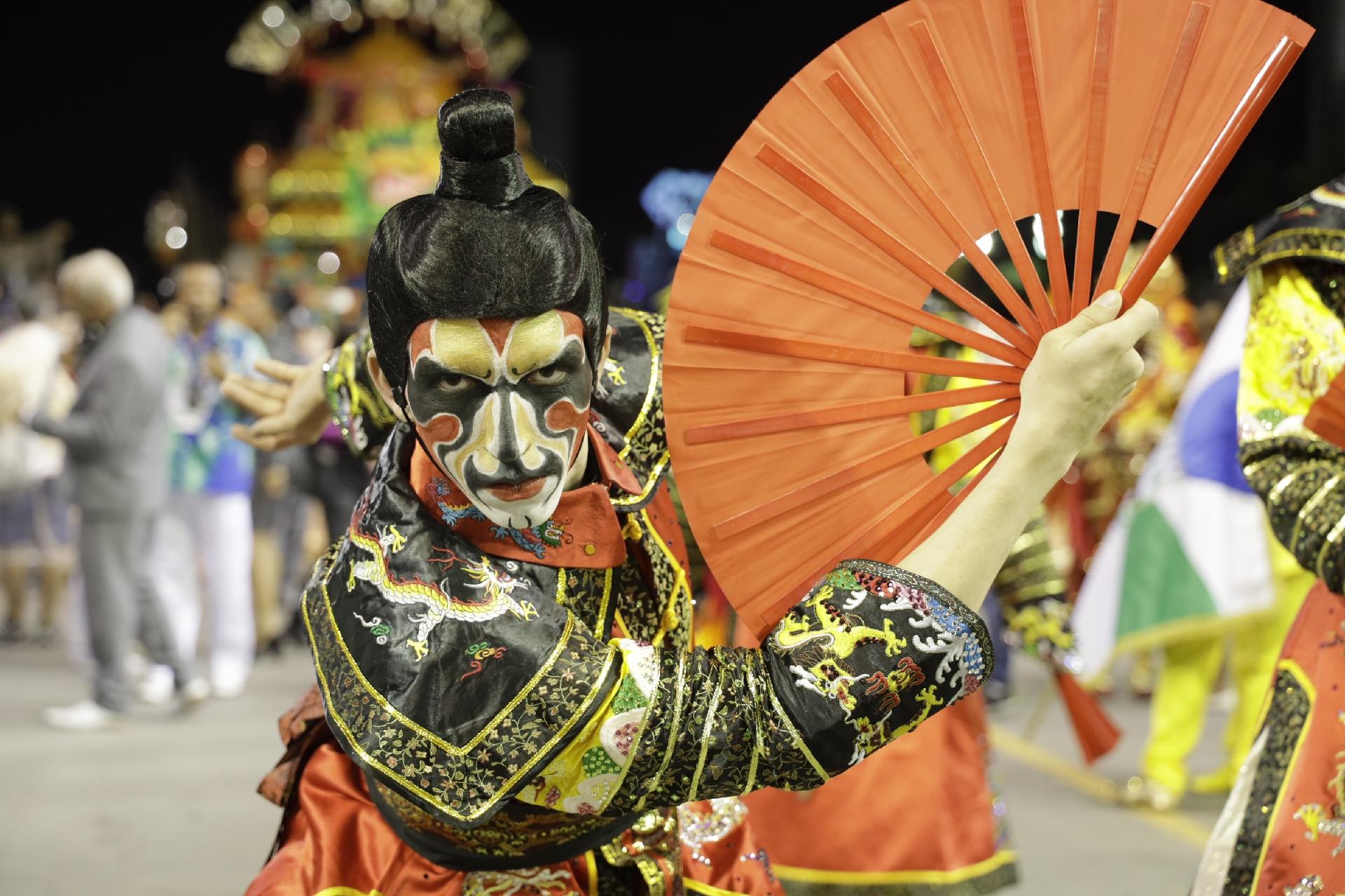 Desfile da Unidos de Vila Maria - Simon Plestenjak/UOL