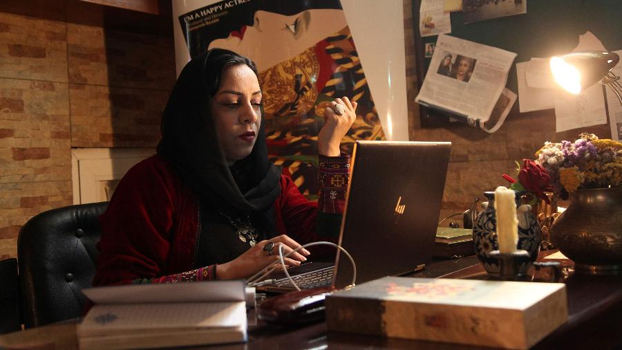 A diretora de cinema Roya Sadat - Mariam ALIMI / AFP