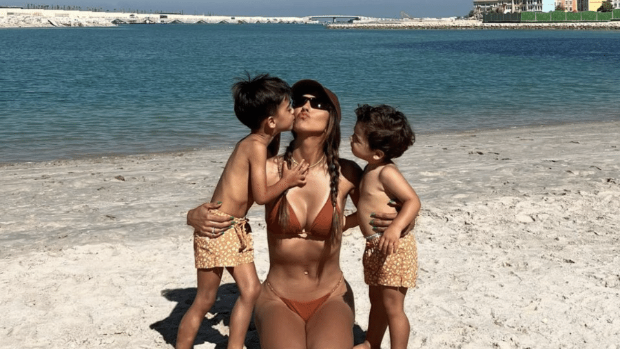 Marilia Nery Ribeiro, esposa de Everton Ribeiro, em praia no Qatar - Reprodução / Instagram
