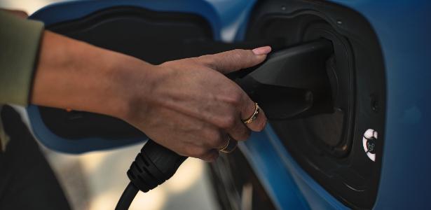 Ataque de Trump aos carros elétricos deve baratear veículos no Brasil