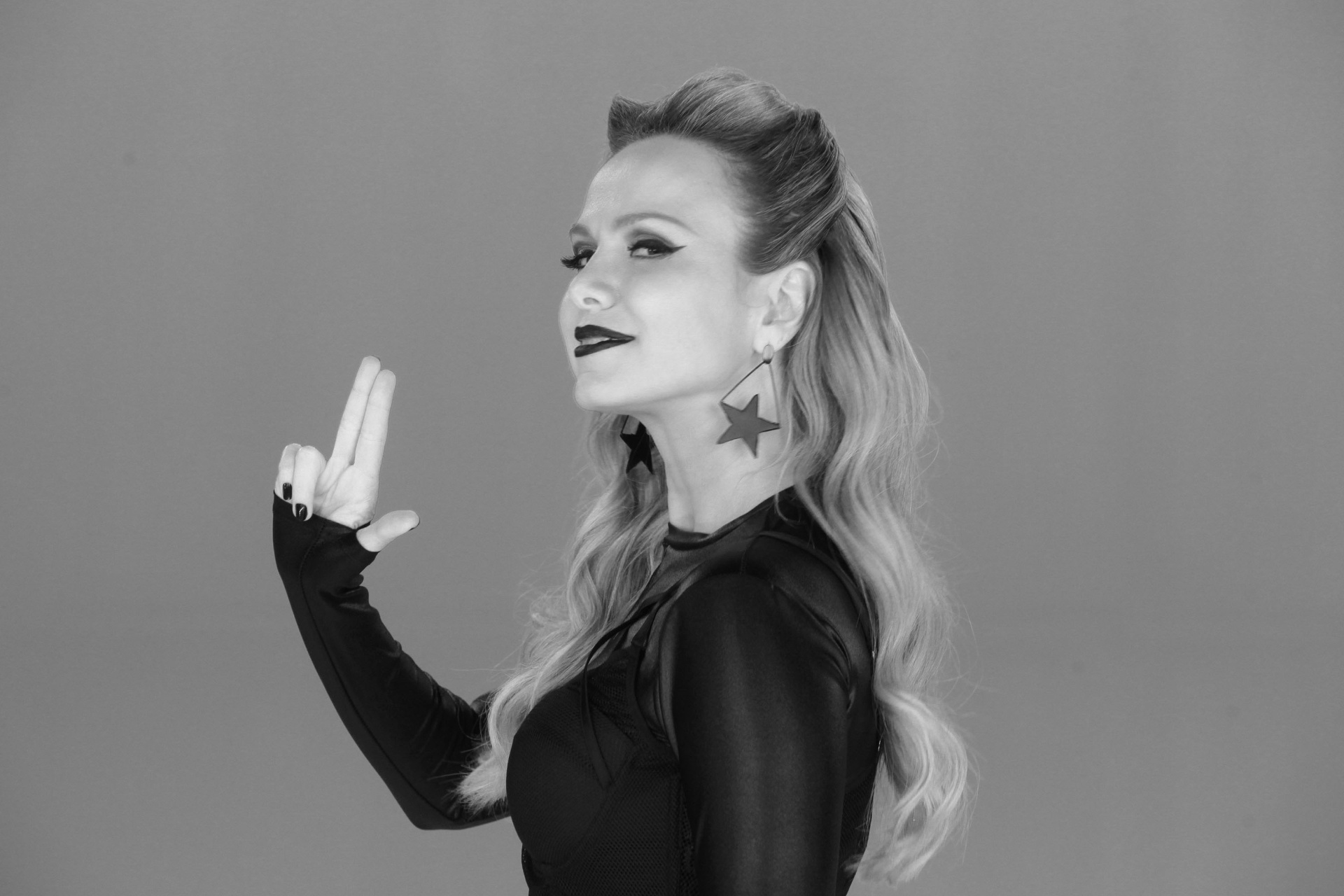 20.mai.2016 - Eliana grava sua versão para o clipe "Bang", da cantora Anitta. Performance da apresentadora irá ao ar neste domingo (22), no SBT - Leonardo Nones/SBT