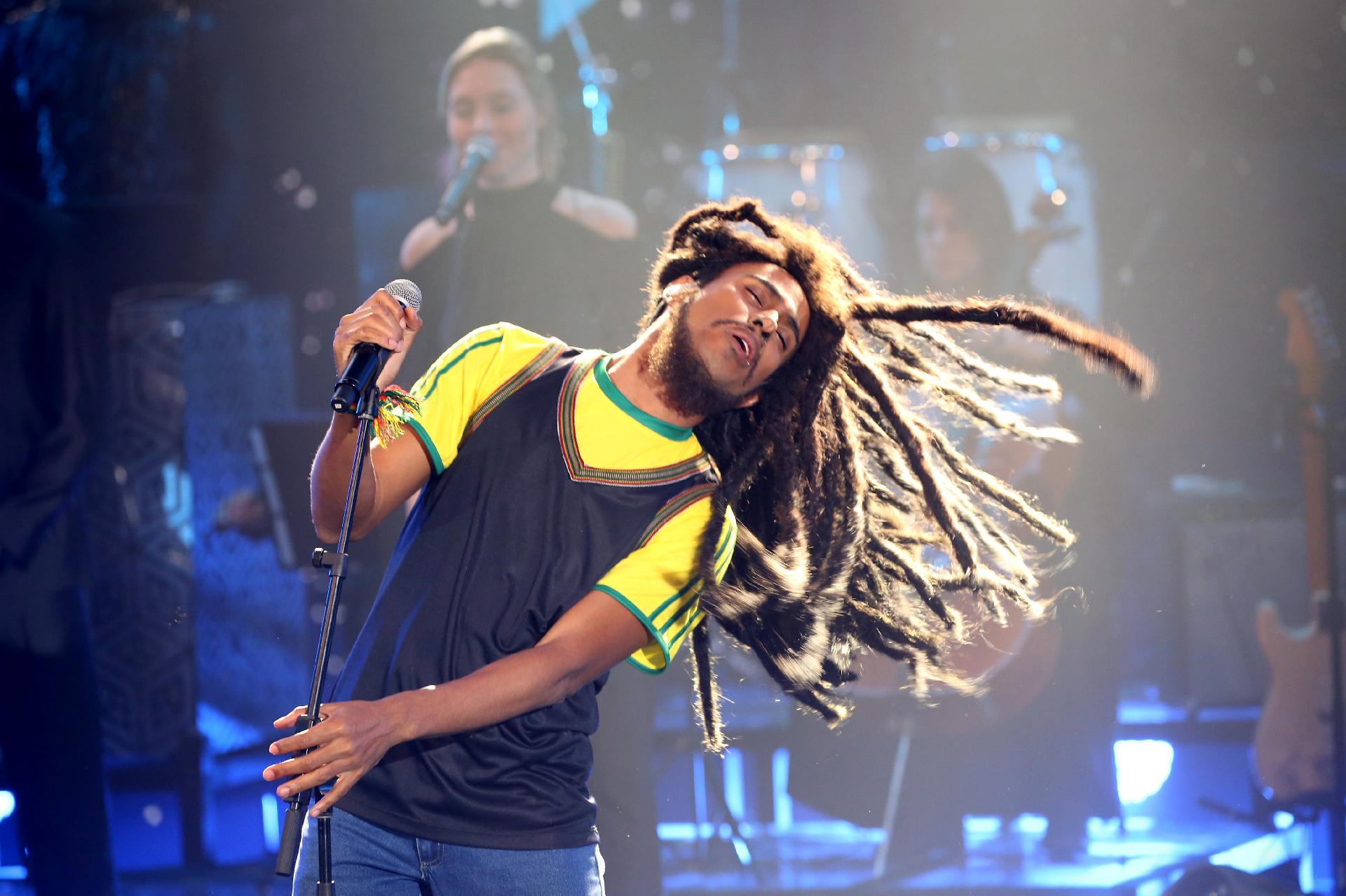 Ícaro Silva como Bob Marley no "Show dos Famosos" - Carol Caminha/TV Globo