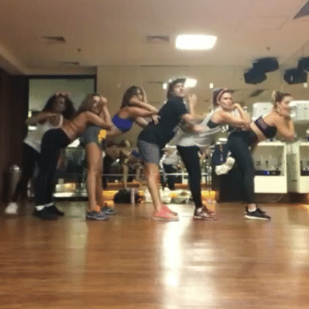Camila Pitanga e Leandra Leal dançam com Justin Neto - Reprodução/Instagram