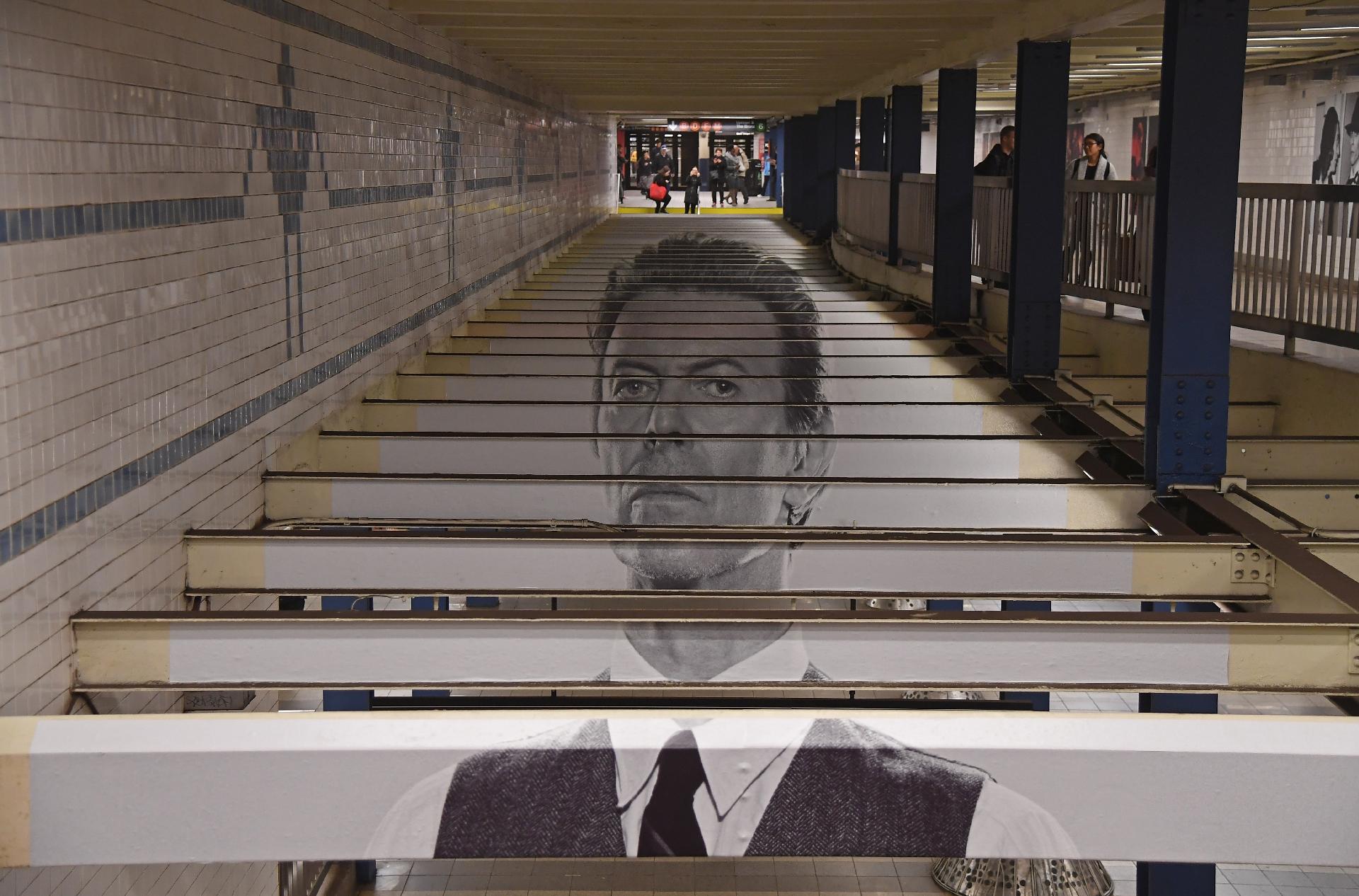 Estação de metrô Broadway-Lafayette em Nova York ganha exposição sobre David Bowie - Angela Weiss/AFP