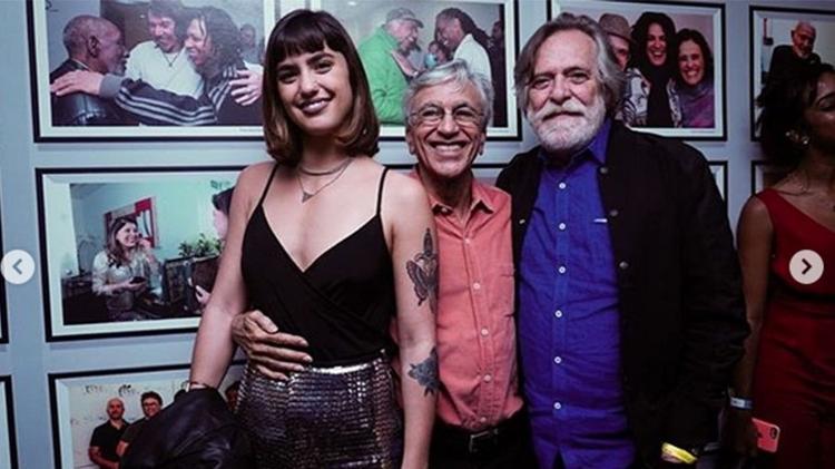 Caetano Veloso posa com Carol Junger e José de Abreu nos bastidores do seu show no Vivo Rio - Reprodução/Instagram - Reprodução/Instagram