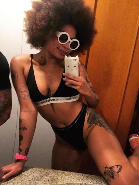 A atriz pornô Giovana Bombom é indicada ao "Prêmio Sexy Hot" em três categorias: "Melhor cena de orgia/gang bang"; "Melhor cena homo feminina" e "Melhor atriz homo feminina" - Reprodução/Instagram