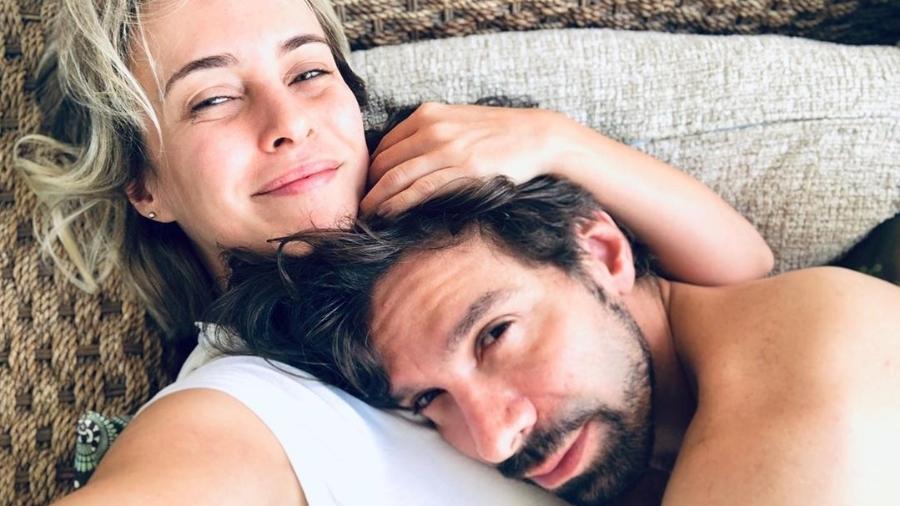 Fernanda Nobre e o marido, José Roberto Jardim, em foto publicada no Instagram; eles mantêm relacionamento aberto - Reprodução/Instagram