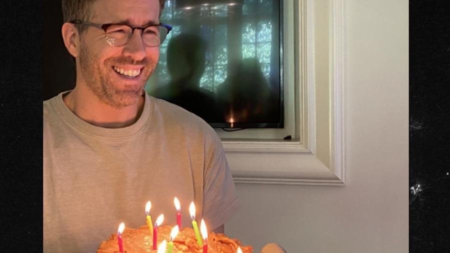 Blake Lively faz "torta de aniversário" para Ryan Reynolds - Reprodução/Instagram