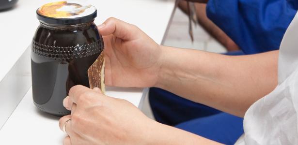 Como Remover Cola De R tulos Dos Potes 6 Dicas Para Facilitar A 