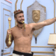 BBB 21: Arthur tira selfie no quarto do líder - Reprodução/Globoplay